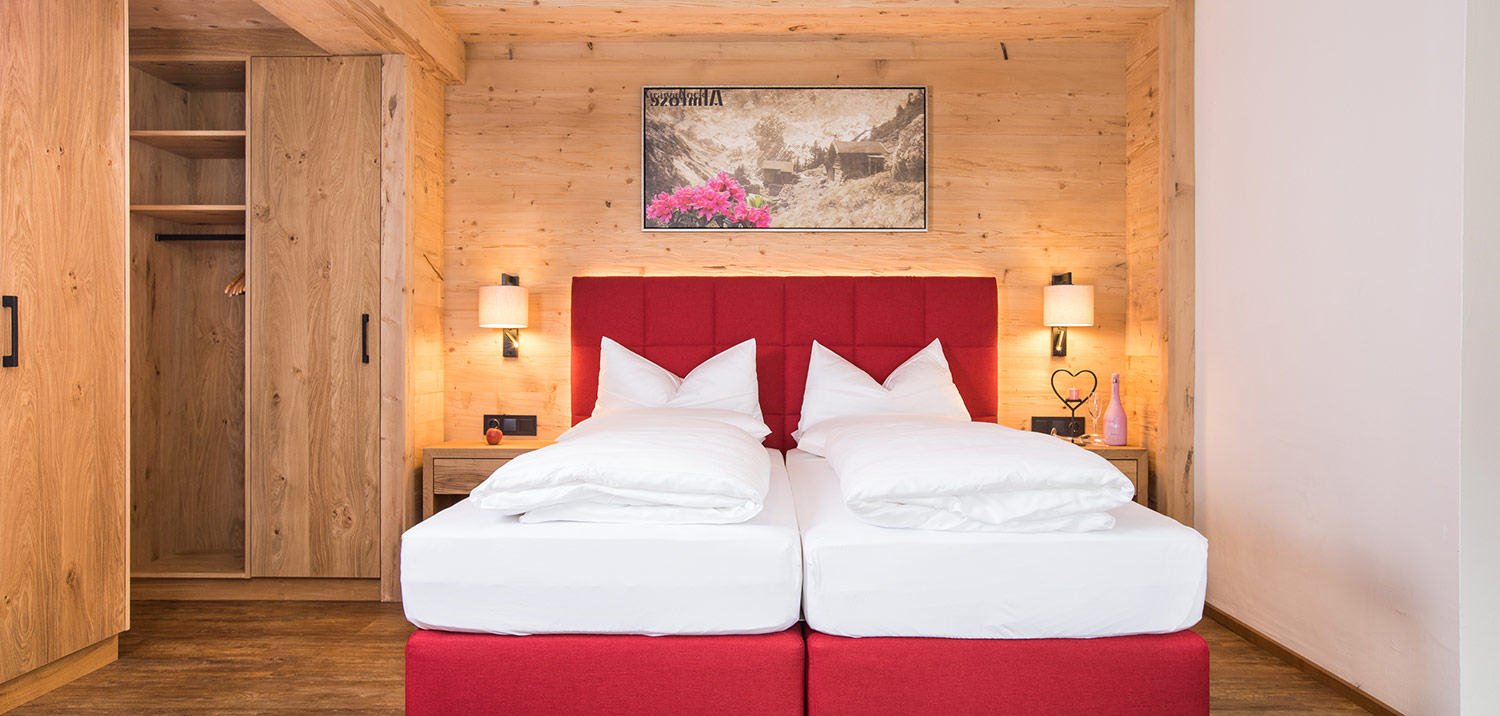 Schlafbereich im DZ Almrose vom Berg Genuss Hotel Neustift Stubaital